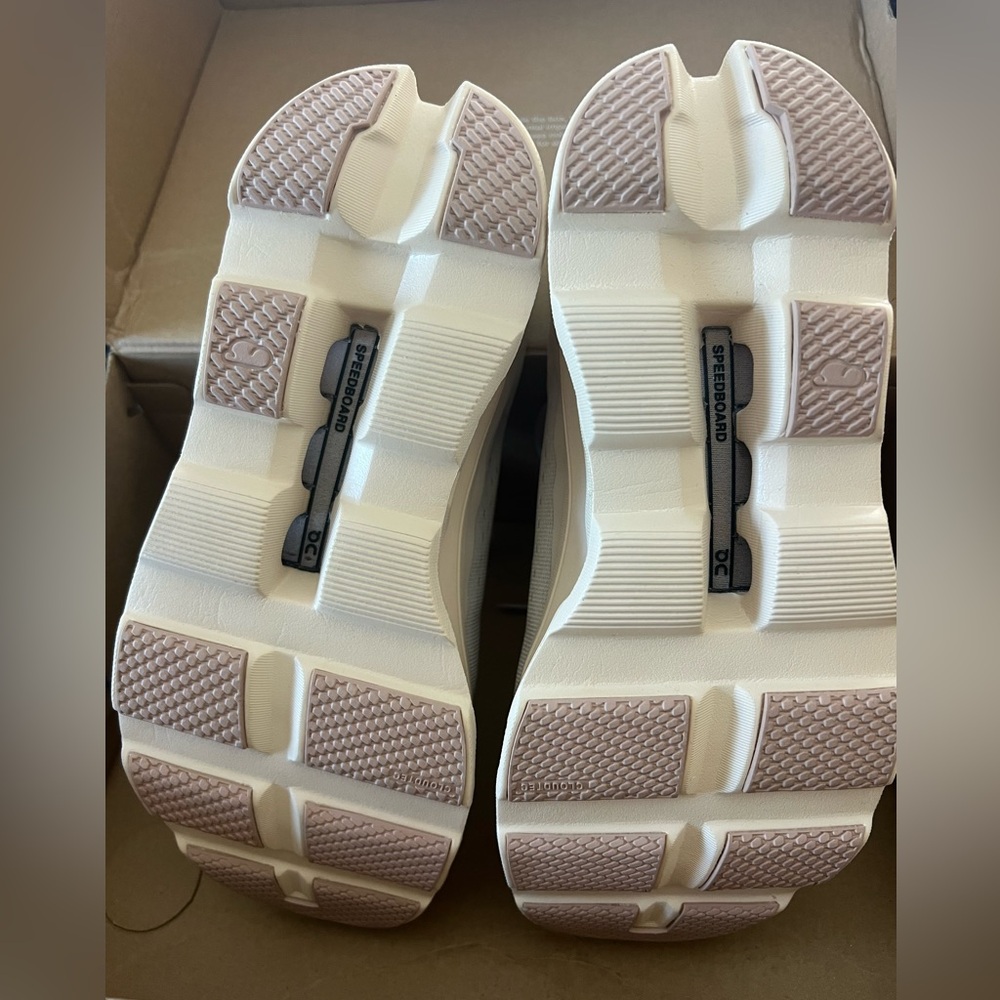 NIB On Cloudmonster Running Shoe Moon / Fawn Women Size 10 - Picture 6 of 7